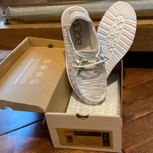 Size 9 Wendy Sox Glacier Grey Ladies Hey Dude slip on